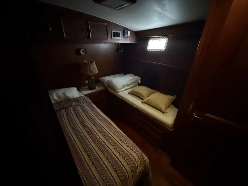 Slide: The Image of Hatteras 46 1979 - 6067256