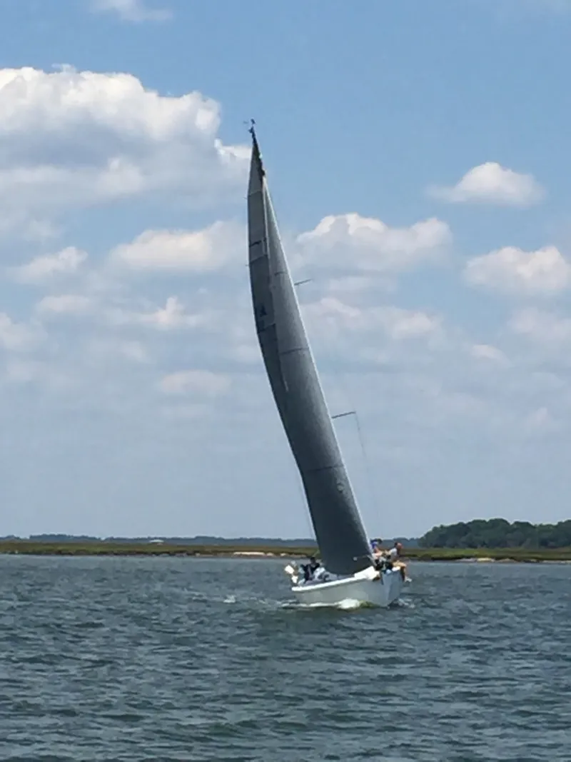 Slide: The Image of J/109 Shoal Draft with Carbon Spars Quantum main and 135% genoa - 6067228