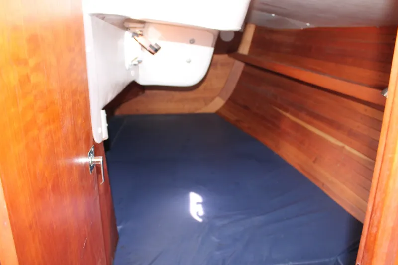 Slide: The Image of J/109 Shoal Draft with Carbon Spars Aft Cabin - 6067193
