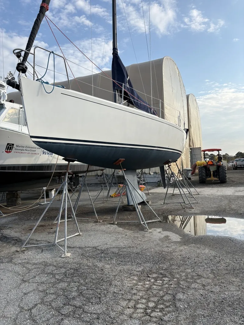 Slide: The Image of J/109 Shoal Draft with Carbon Spars Engine - 6067207