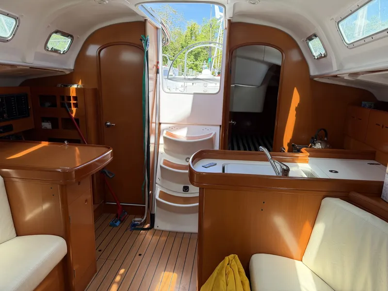 Slide: The Image of Beneteau 40.7 2004 - 6067621