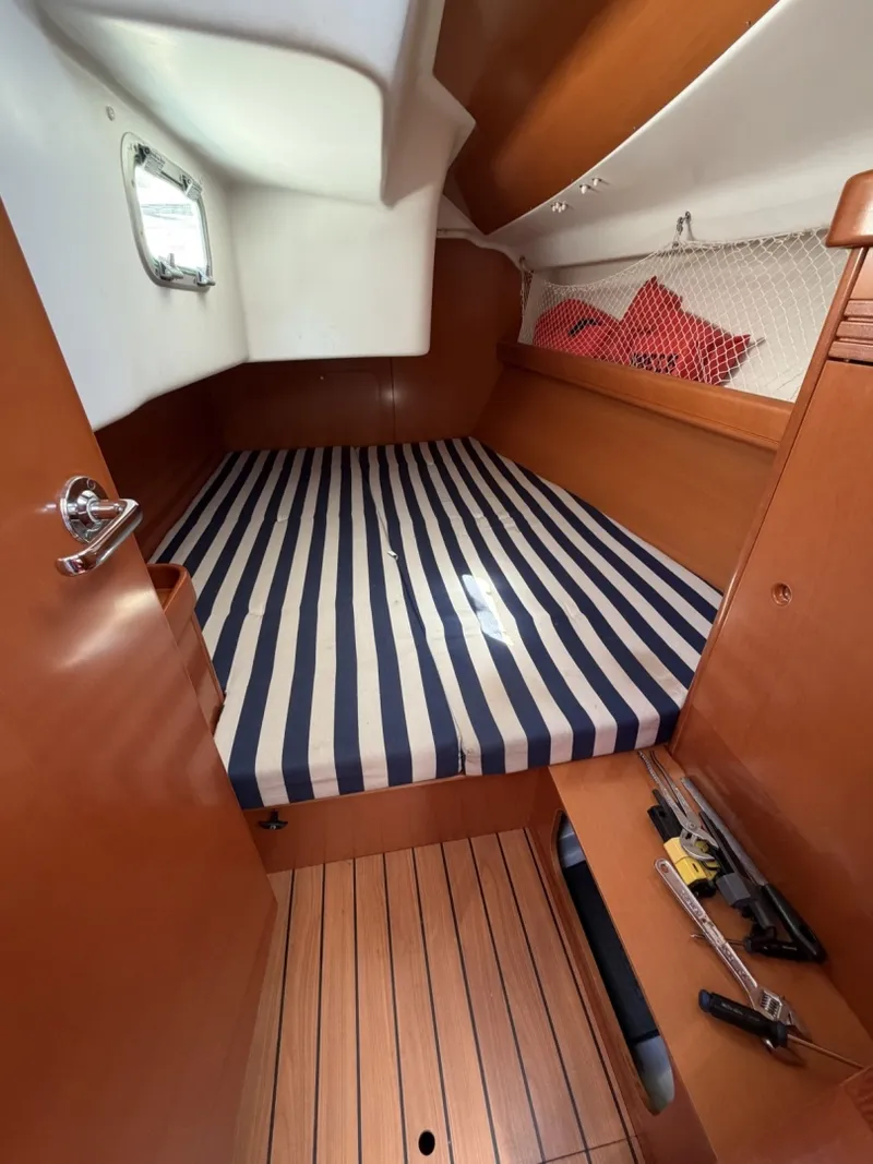 Slide: The Image of Beneteau 40.7 2004 - 6067623