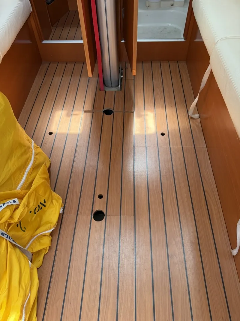 Slide: The Image of Beneteau 40.7 2004 - 6067627