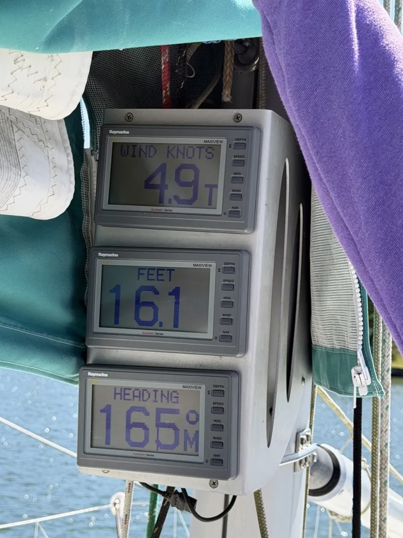 Slide: The Image of Beneteau 40.7 2004 - 6067615