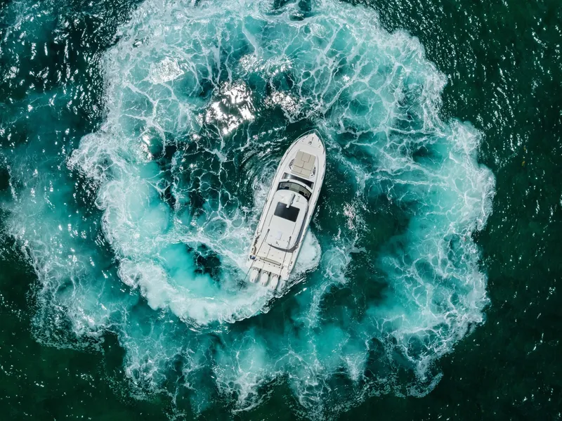Slide: The Image of Boston Whaler 405 Conquest 2023 - 6135613