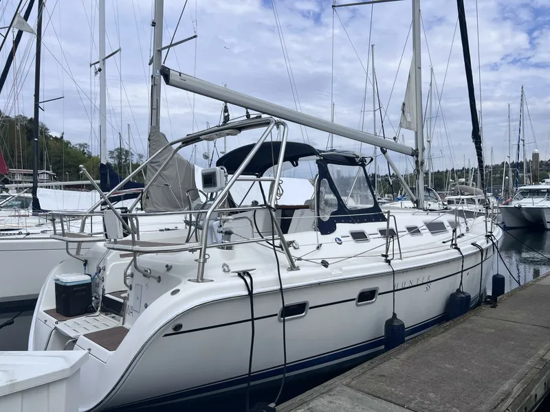 The Image of Hunter 38 2006 - 6067910