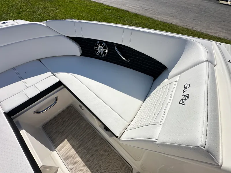 Slide: The Image of Sea Ray SPX 230 Outboard 2025 - 24