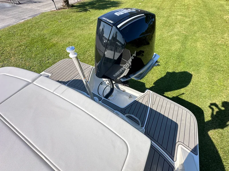 Slide: The Image of Sea Ray SPX 230 Outboard 2025 - 5