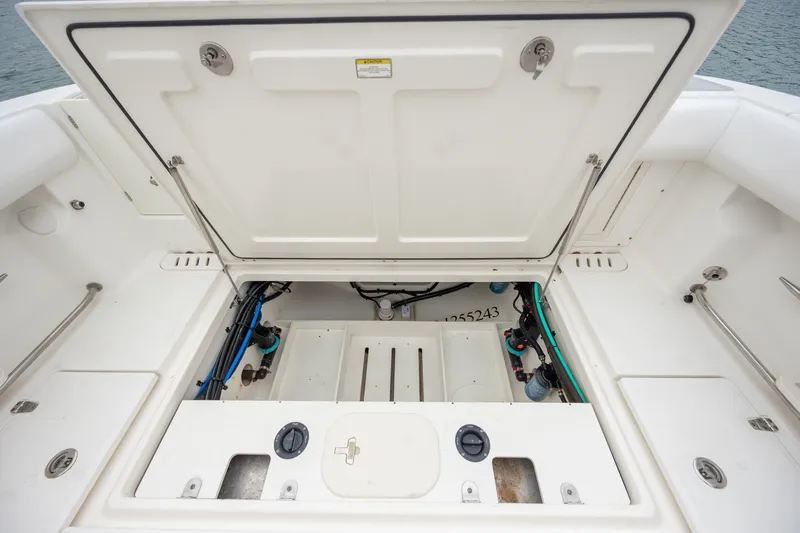 Slide: The Image of Boston Whaler 320 Outrage 2013 - 6068701