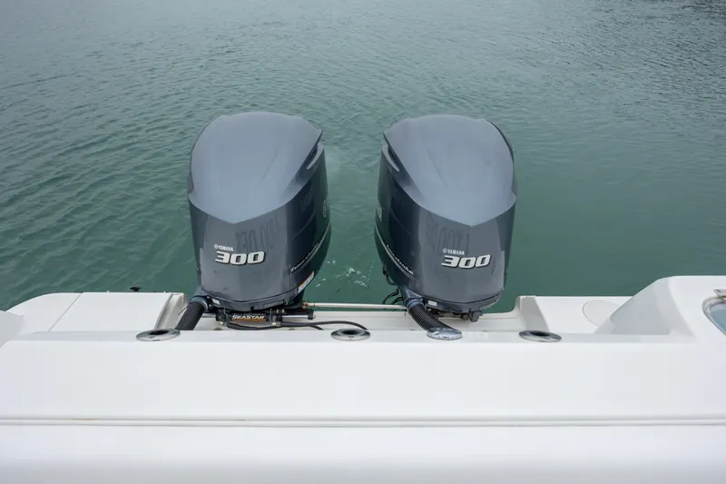 Slide: The Image of Boston Whaler 320 Outrage 2013 - 6068695