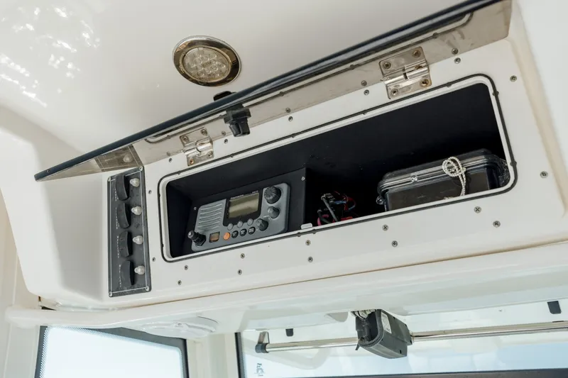 Slide: The Image of Boston Whaler 320 Outrage 2013 - 6068743