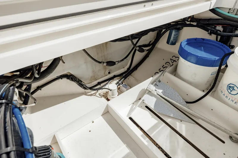 Slide: The Image of Boston Whaler 320 Outrage 2013 - 6068755