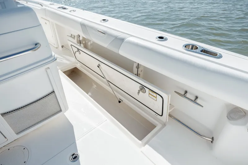 Slide: The Image of Boston Whaler 320 Outrage 2013 - 6068758