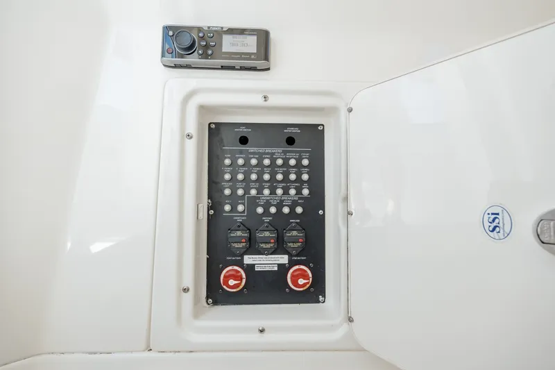 Slide: The Image of Boston Whaler 320 Outrage 2013 - 6068767