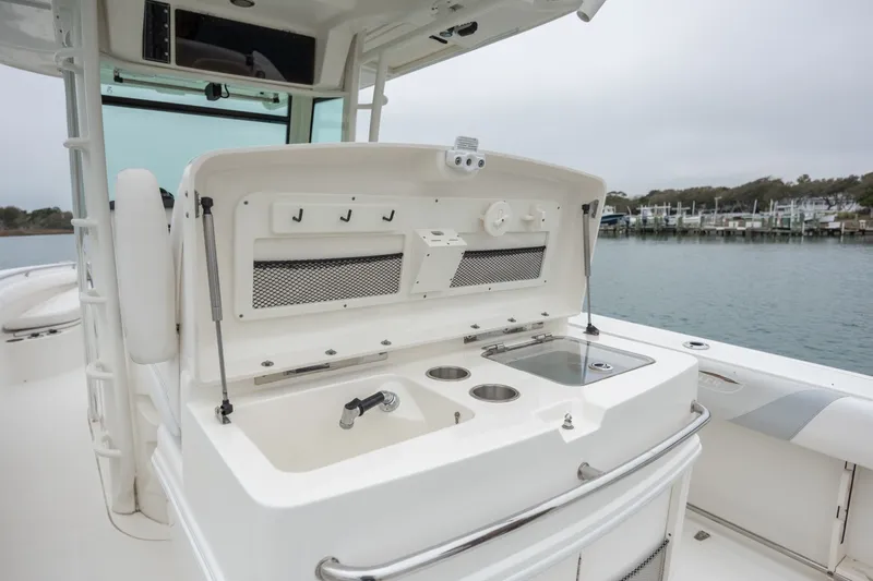 Slide: The Image of Boston Whaler 320 Outrage 2013 - 6068699