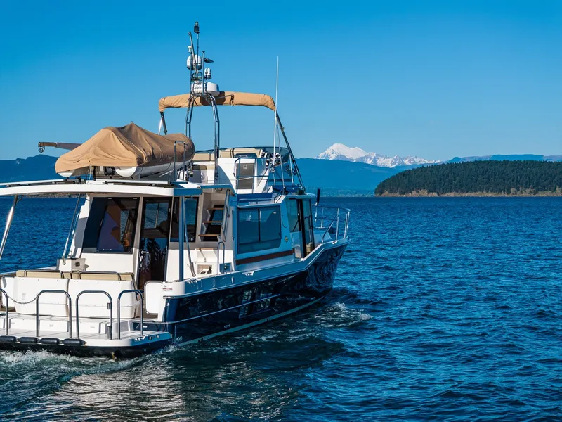 Slide: The Image of Ranger Tug R-41 CB 2020 - 6069222