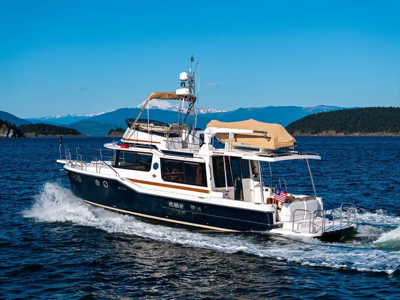 Slide: The Image of Ranger Tug R-41 CB 2020 - 6069244