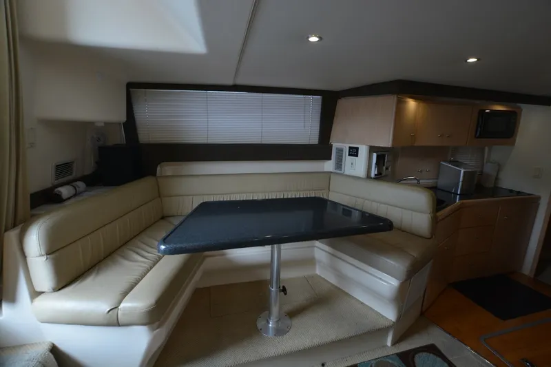 Slide: The Image of Carver Yachts 350 Mariner 2000 - 6069395