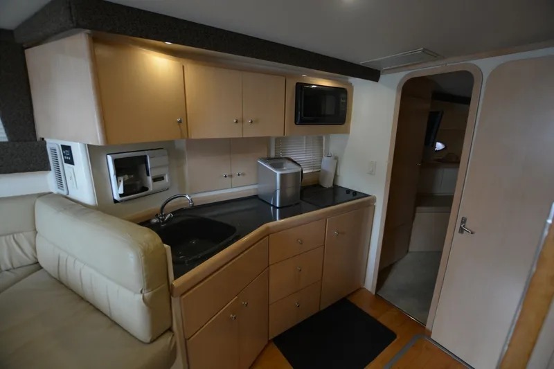 Slide: The Image of Carver Yachts 350 Mariner 2000 - 6069397