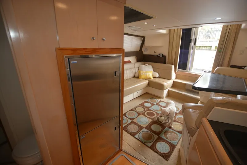 Slide: The Image of Carver Yachts 350 Mariner 2000 - 6069399