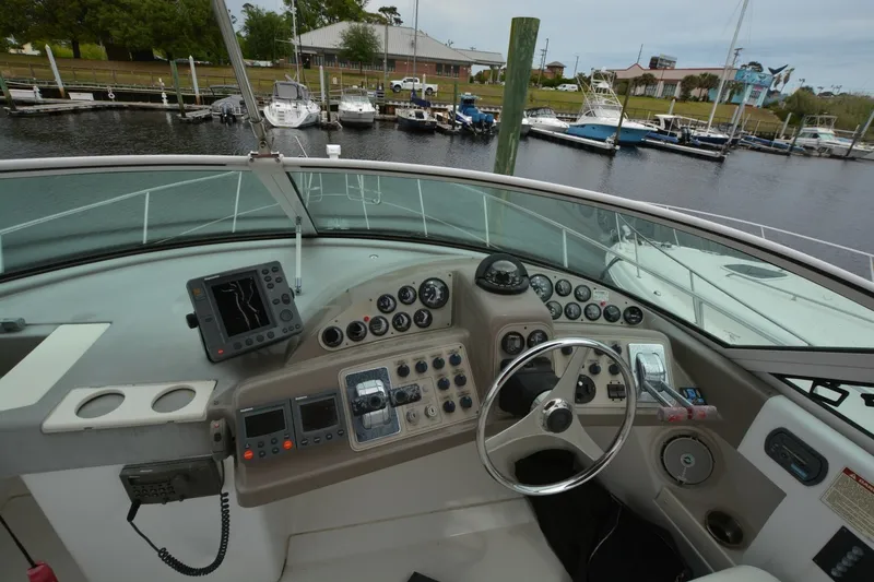 Slide: The Image of Carver Yachts 350 Mariner 2000 - 6069390