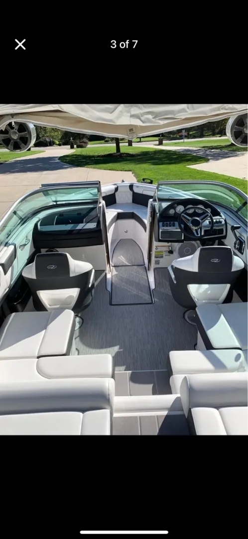 Slide: The Image of Regal 2100 Bowrider 2019 - 6069414