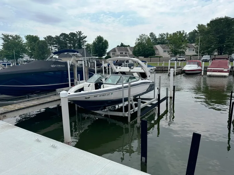 Slide: The Image of Regal 2100 Bowrider 2019 - 6069410