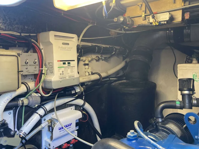 Slide: The Image of Tiara 4000 1995 - 6070126