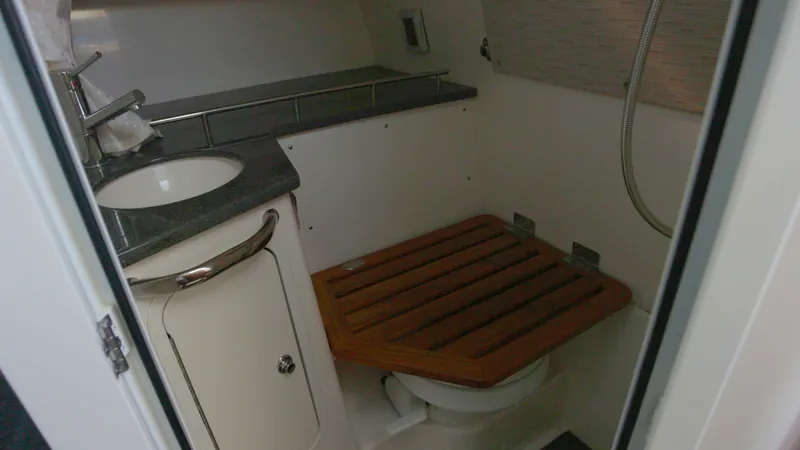 Slide: The Image of Boston Whaler Outrage 2018 - 6070073