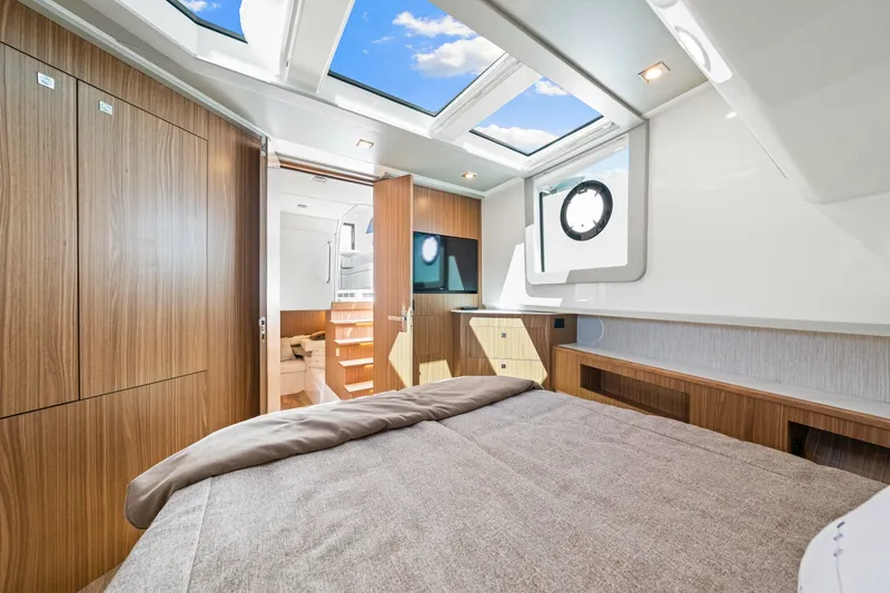 Slide: The Image of Cruisers 50GLS OB 2026 - 6754355