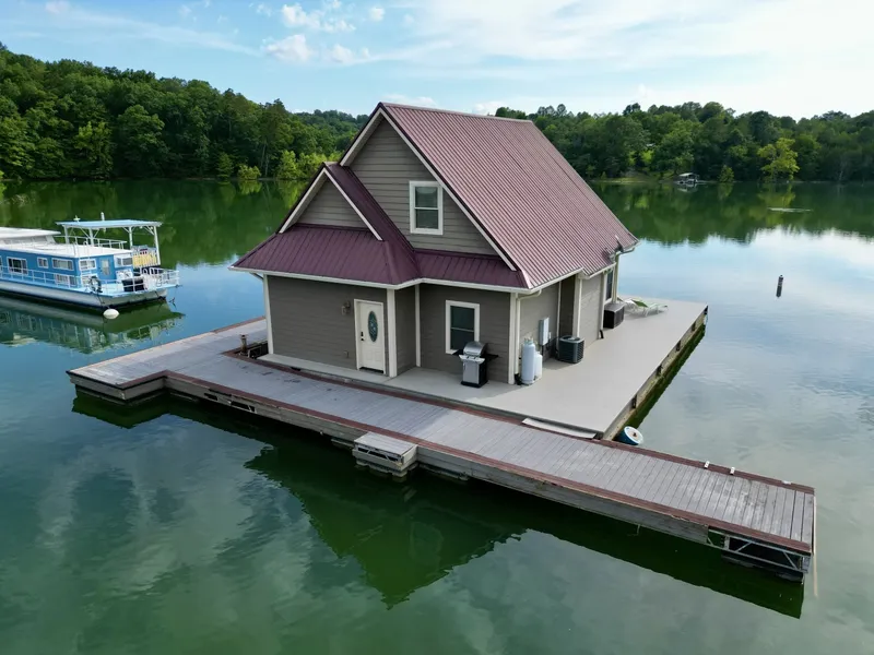 Slide: The Image of Custom Floating Cabin - Approx 1340sqft 2010 - 6070438