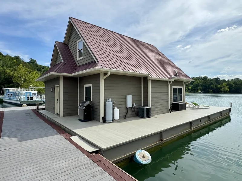 Slide: The Image of Custom Floating Cabin - Approx 1340sqft 2010 - 6070440