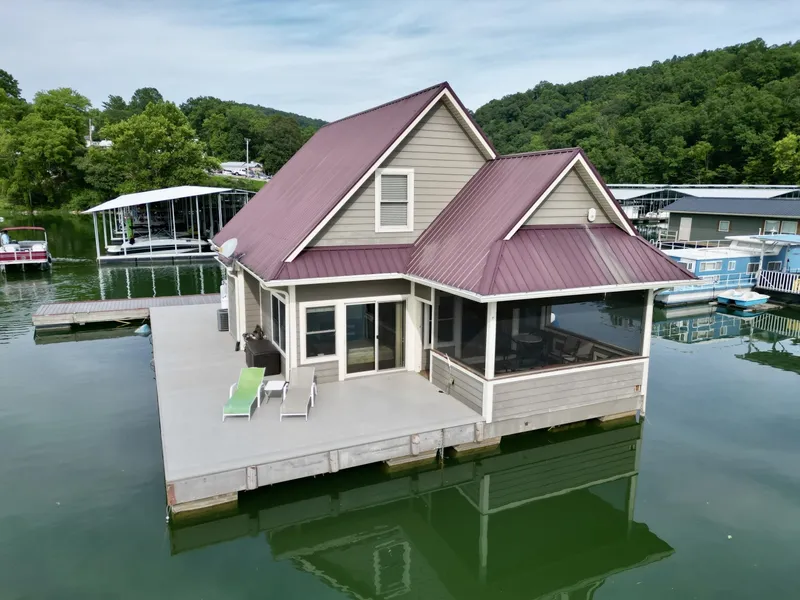 Slide: The Image of Custom Floating Cabin - Approx 1340sqft 2010 - 6070430