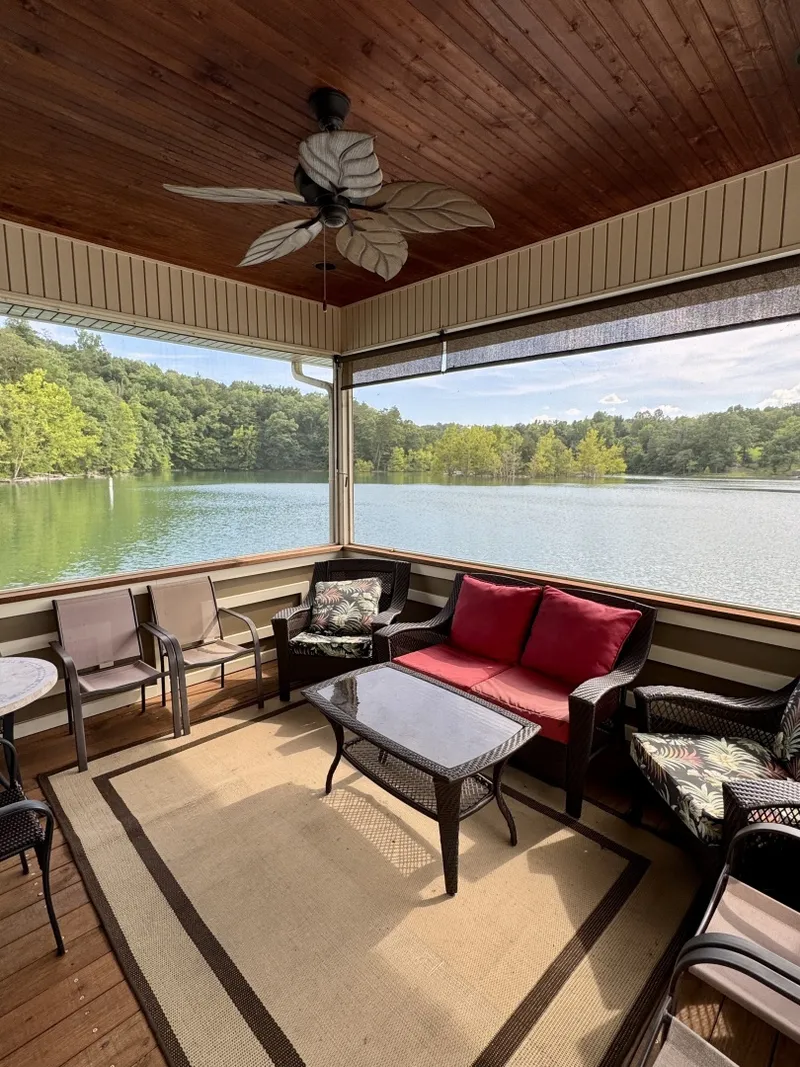 Slide: The Image of Custom Floating Cabin - Approx 1340sqft 2010 - 6070474