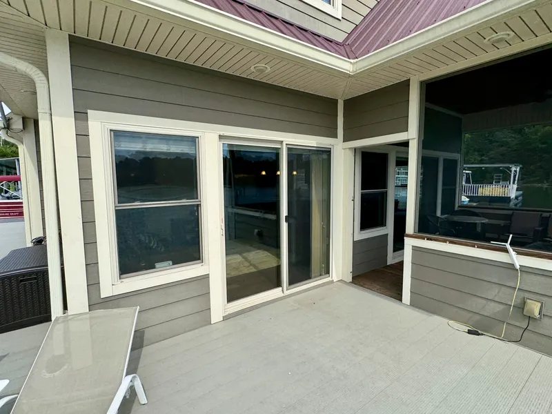 Slide: The Image of Custom Floating Cabin - Approx 1340sqft 2010 - 6070480