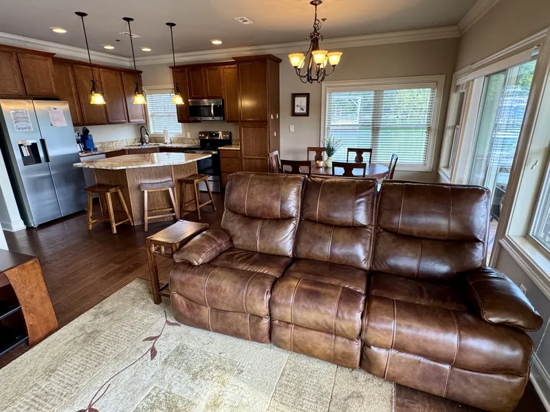 Slide: The Image of Custom Floating Cabin - Approx 1340sqft 2010 - 6070483
