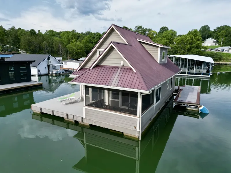 Slide: The Image of Custom Floating Cabin - Approx 1340sqft 2010 - 6070432