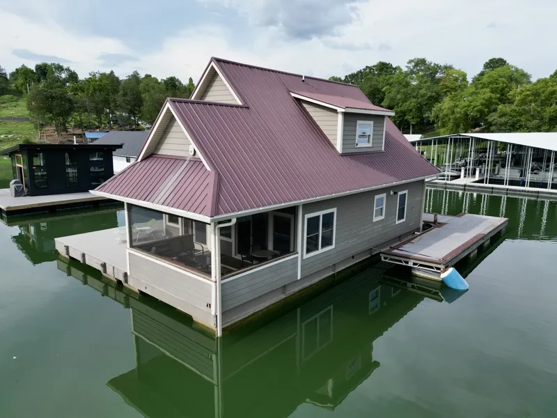 Slide: The Image of Custom Floating Cabin - Approx 1340sqft 2010 - 6070433