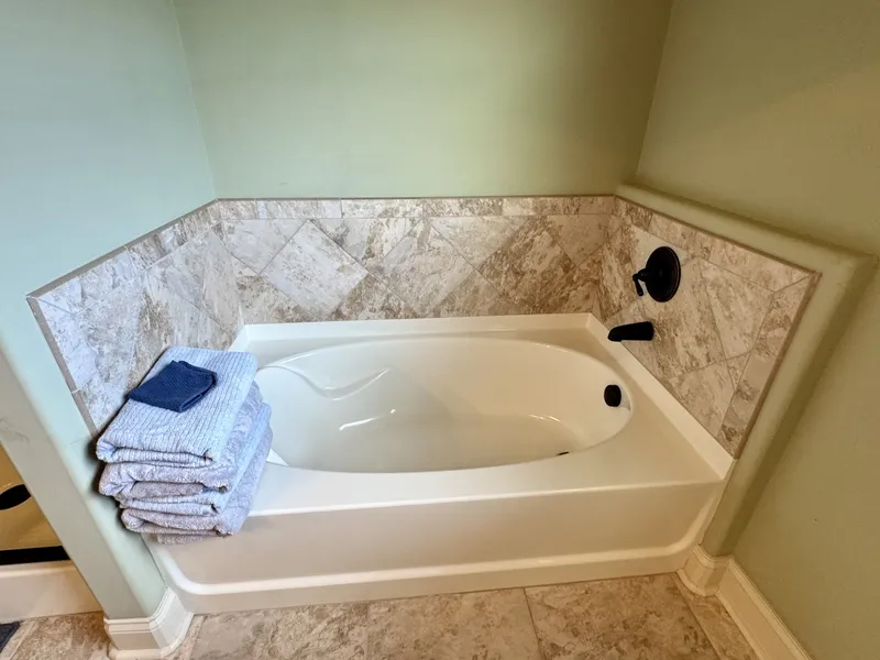 Slide: The Image of Custom Floating Cabin - Approx 1340sqft 2010 - 6070499