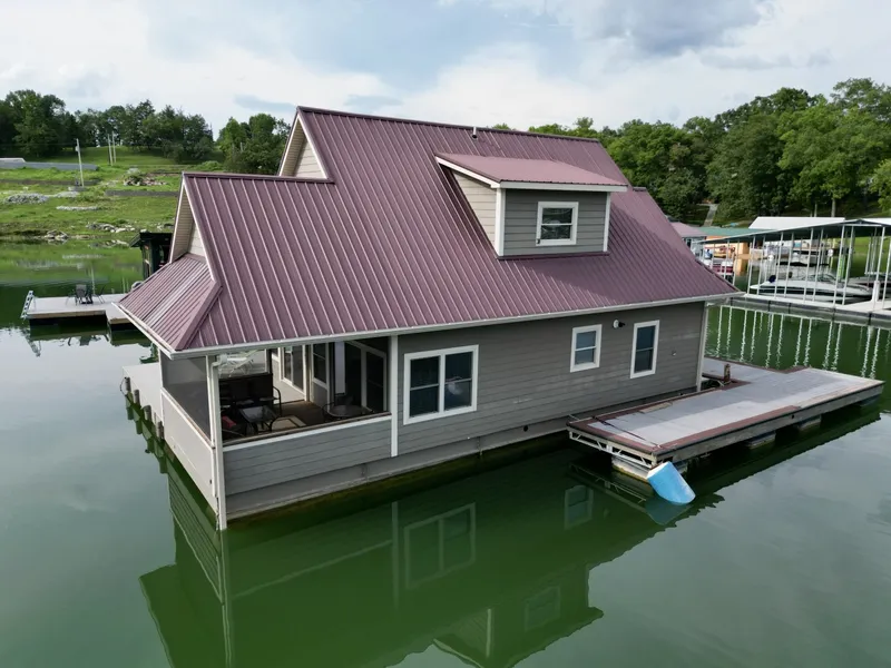 Slide: The Image of Custom Floating Cabin - Approx 1340sqft 2010 - 6070434