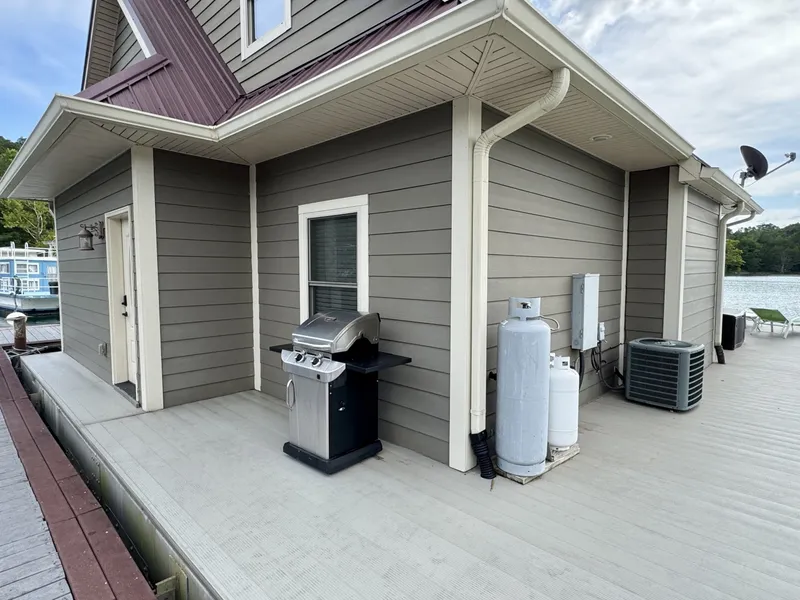 Slide: The Image of Custom Floating Cabin - Approx 1340sqft 2010 - 6070521