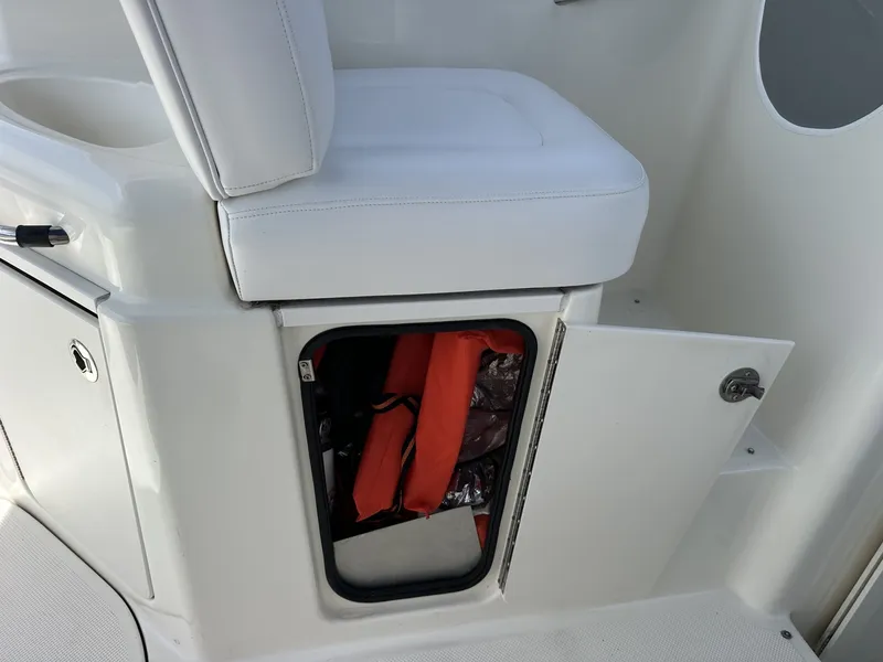 Slide: The Image of Bayliner 305 2006 - 6070398