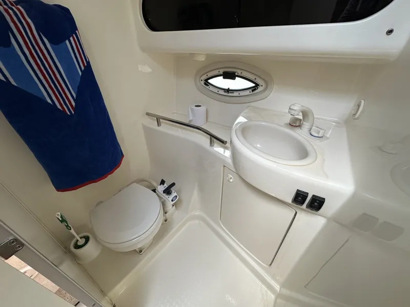 Slide: The Image of Bayliner 305 2006 - 6070408