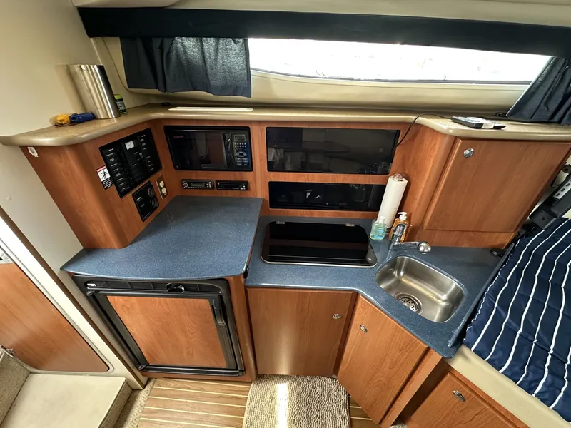 Slide: The Image of Bayliner 305 2006 - 6070409