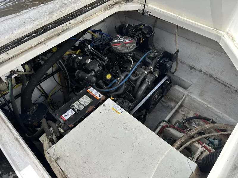 Slide: The Image of Bayliner 305 2006 - 6070422