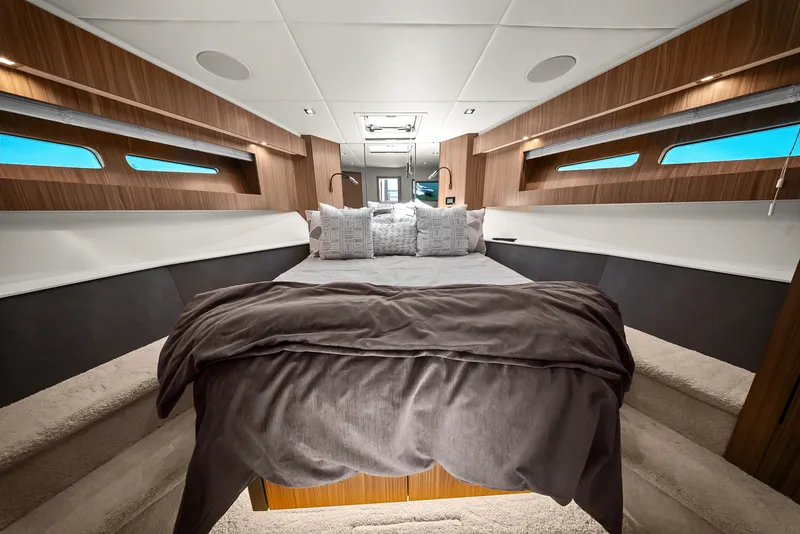 Slide: The Image of Cruisers 50 Cantius 2025 - 6182155