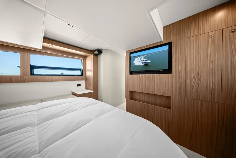 Slide: The Image of Cruisers 50 Cantius 2025 - 6182186