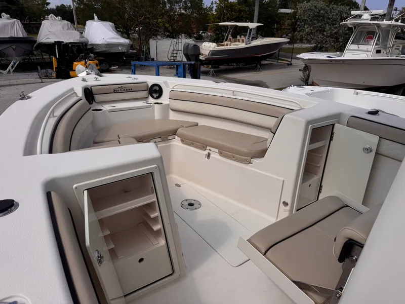 Slide: The Image of Sea Chaser 27 2022 - 6070670