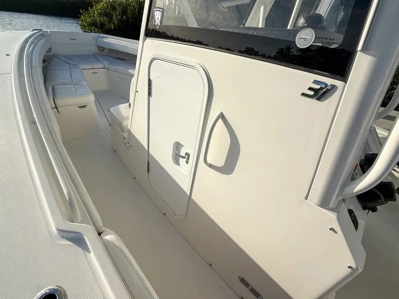 Slide: The Image of Regulator Marine 31 2020 - 6070741