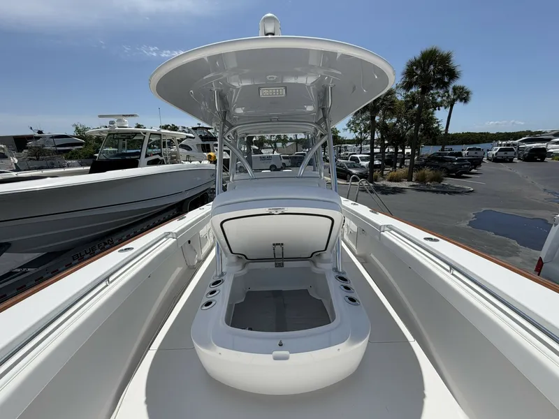 Slide: The Image of Valhalla Boatworks V33 2023 - 6070768